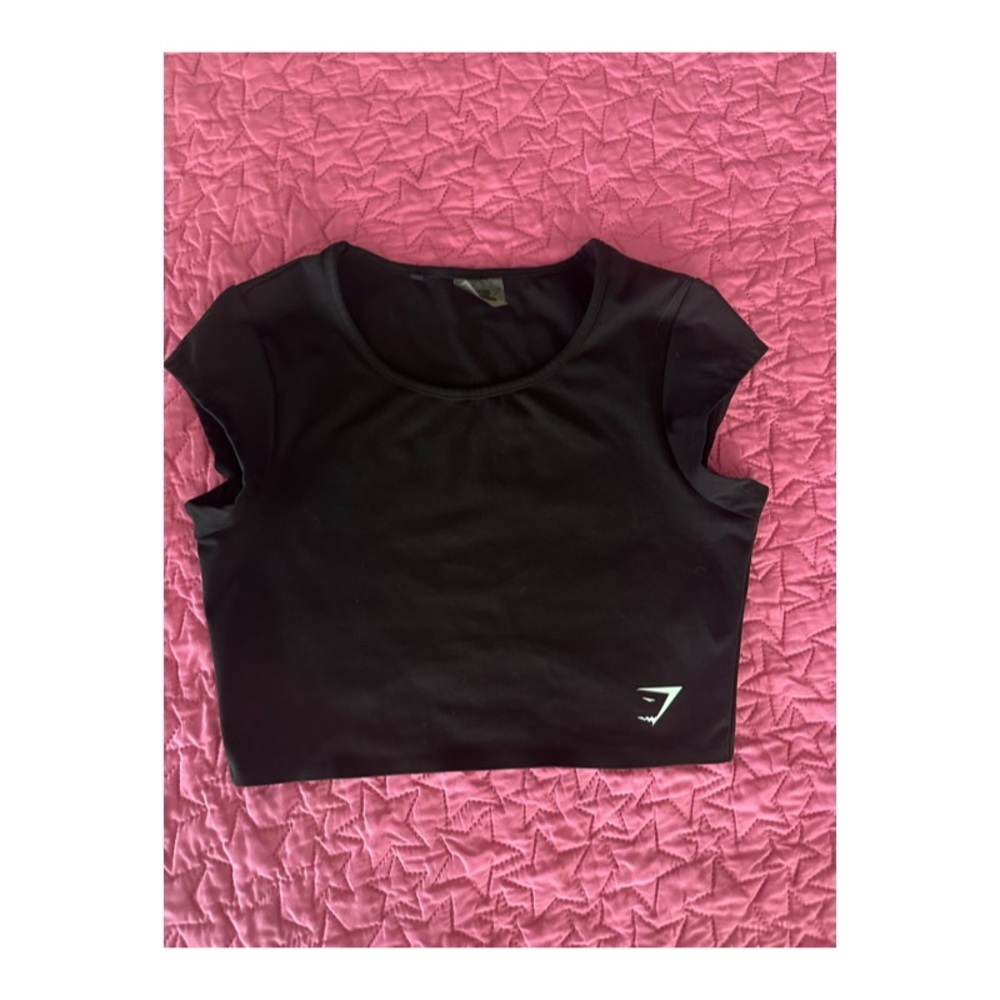 Black gymshark crop top